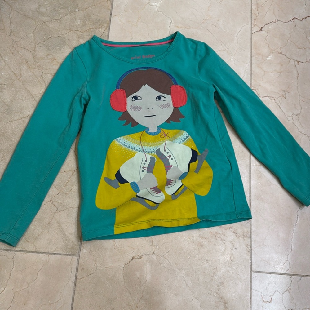 Mini boden long sleeve t shirt top green ice skating girl 4-5 Y